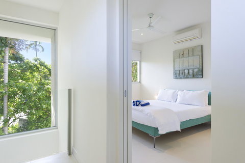 Pool Resort Port Douglas - Whitsundays Accommodation 24