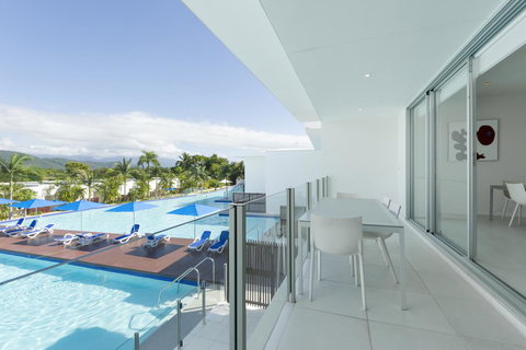 Pool Resort Port Douglas - Whitsundays Accommodation 26