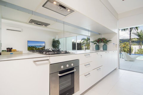 Pool Resort Port Douglas - Whitsundays Accommodation 8