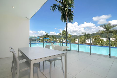 Pool Resort Port Douglas - Whitsundays Accommodation 31