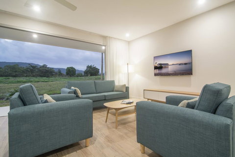 Pool Resort Port Douglas - Whitsundays Accommodation 38