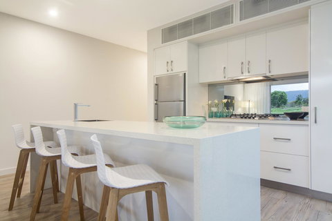 Pool Resort Port Douglas - Whitsundays Accommodation 43