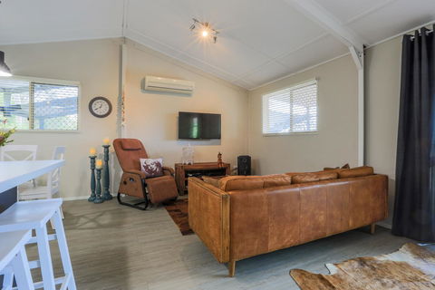 Bed & Breakfast 1 Bedroom Guest House - Whitsundays Accommodation 25