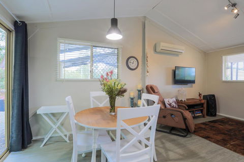 Bed & Breakfast 1 Bedroom Guest House - Whitsundays Accommodation 23
