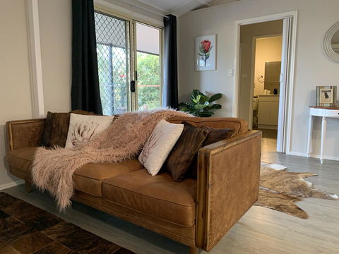 Bed & Breakfast 1 Bedroom Guest House - Whitsundays Accommodation 27