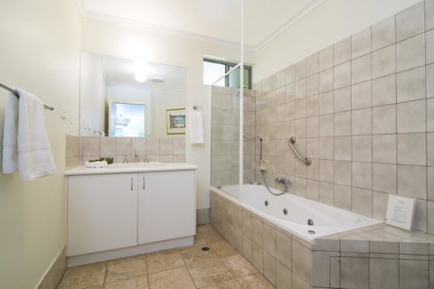 The Port Douglas Queenslander - Whitsundays Accommodation 13