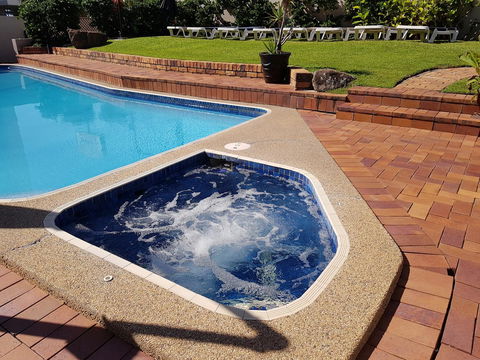 Surfers Chalet - Whitsundays Accommodation 26