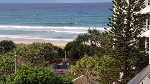 Surfers Chalet - Whitsundays Accommodation 23