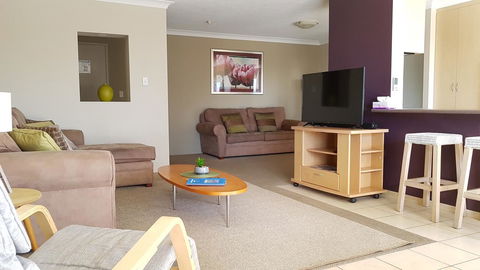 Surfers Chalet - Whitsundays Accommodation 18