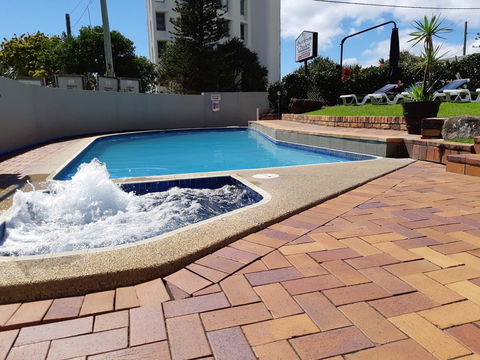 Surfers Chalet - Whitsundays Accommodation 3
