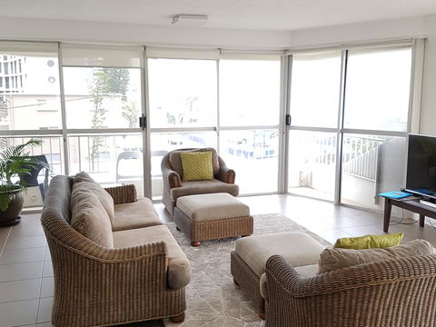 Surfers Chalet - Whitsundays Accommodation 32