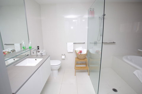 Circle Luxury Holidays - Whitsundays Accommodation 6