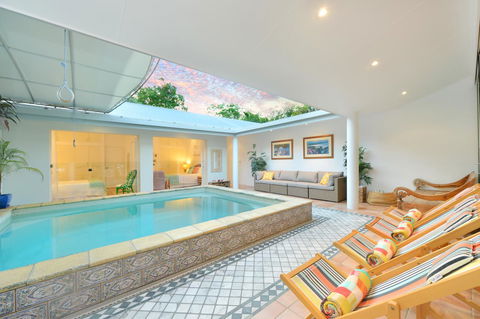 [ ANDY'S BEACH HOUSE ] - Whitsundays Accommodation 0