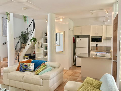 [ ANDY'S BEACH HOUSE ] - Whitsundays Accommodation 35