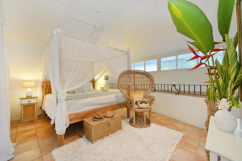 [ ANDY'S BEACH HOUSE ] - Whitsundays Accommodation 1
