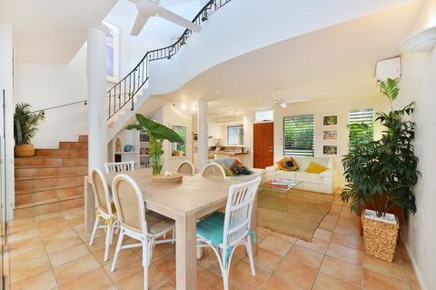 [ ANDY'S BEACH HOUSE ] - Whitsundays Accommodation 10