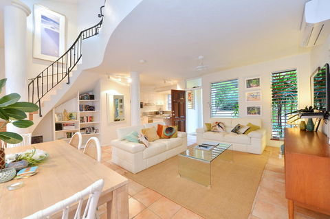 [ ANDY'S BEACH HOUSE ] - Whitsundays Accommodation 13