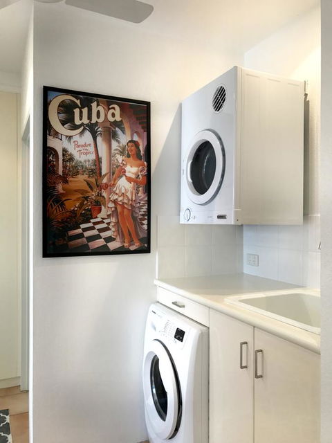 [ ANDY'S BEACH HOUSE ] - Whitsundays Accommodation 37