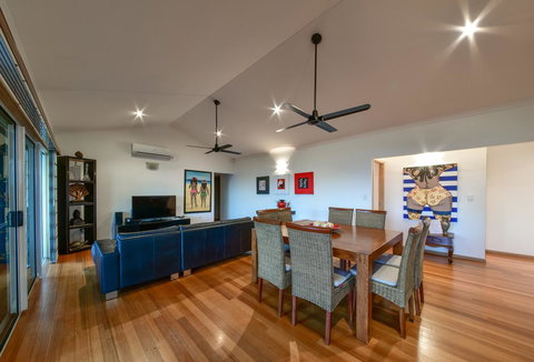 Bella Vista On Nara Pets Welcome - Whitsundays Accommodation 9