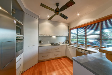 Bella Vista On Nara Pets Welcome - Whitsundays Accommodation 18