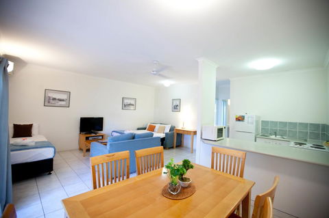 Trinity Beach Pacific - Whitsundays Accommodation 10