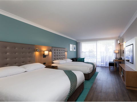 Sea World Resort - Whitsundays Accommodation 1
