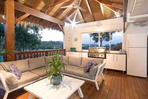 Whitsunday Luxury Homes - Whitsundays Accommodation 2