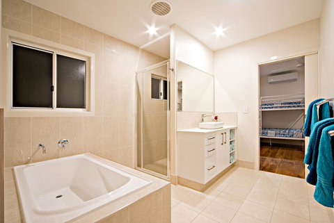 Whitsunday Luxury Homes - Whitsundays Accommodation 24