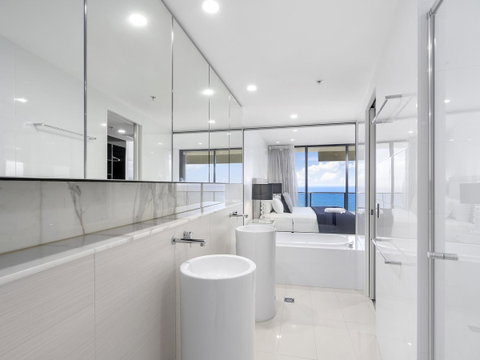 Oracle Resort Broadbeach - Gclr - Whitsundays Accommodation 24