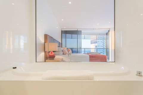 Oracle Resort Broadbeach - Gclr - Whitsundays Accommodation 11