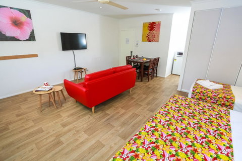 Port Douglas Motel - Whitsundays Accommodation 7