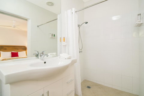 Port Douglas Motel - Whitsundays Accommodation 39