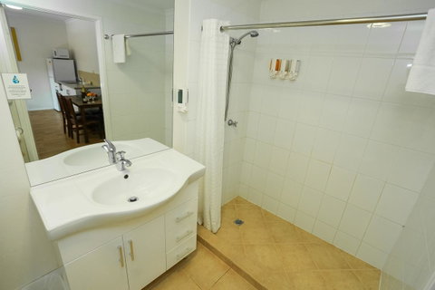 Port Douglas Motel - Whitsundays Accommodation 6