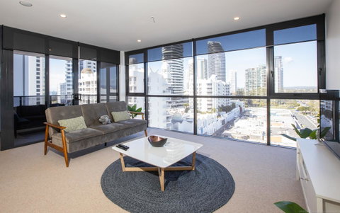 Qube Broadbeach - Whitsundays Accommodation 14