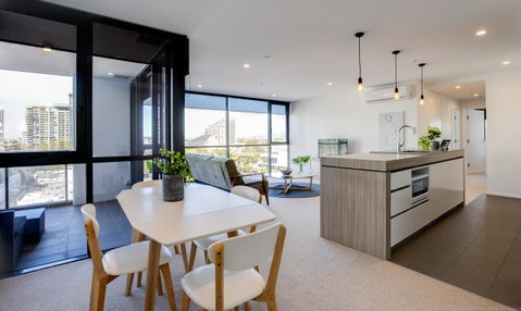 Qube Broadbeach - Whitsundays Accommodation 16