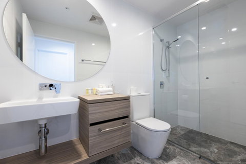 Qube Broadbeach - Whitsundays Accommodation 6