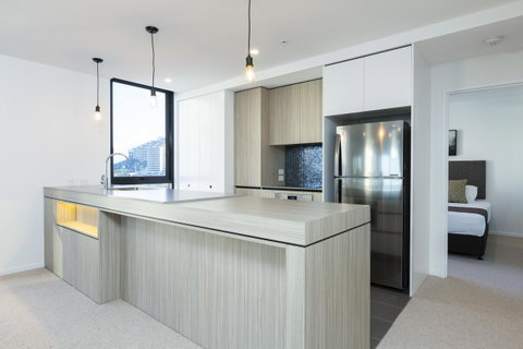 Qube Broadbeach - Whitsundays Accommodation 38