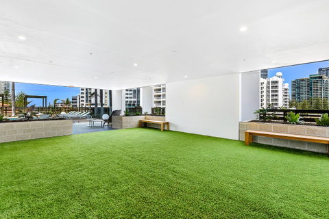 Qube Broadbeach - Whitsundays Accommodation 23