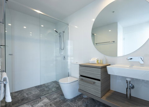 Qube Broadbeach - Whitsundays Accommodation 5