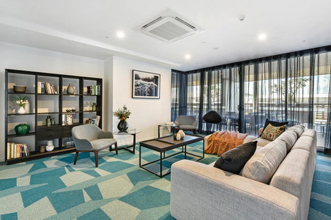 Qube Broadbeach - Whitsundays Accommodation 33