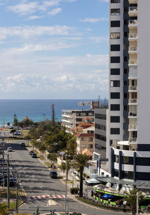 Qube Broadbeach - Whitsundays Accommodation 8