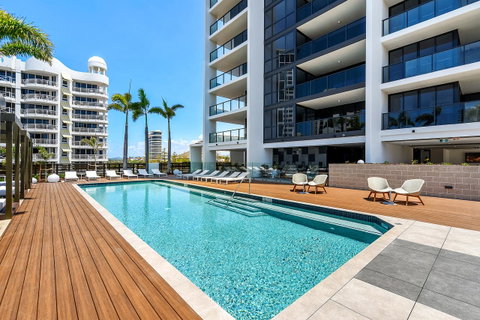 Qube Broadbeach - Whitsundays Accommodation 17