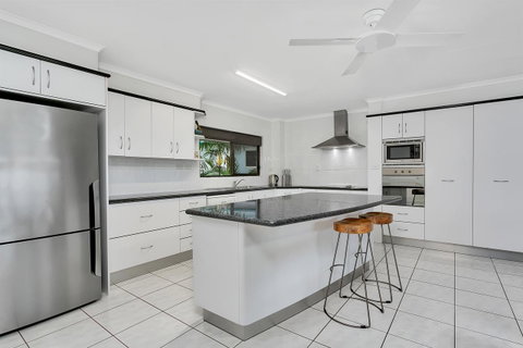 Roydon Beachfront Apartments - Whitsundays Accommodation 25