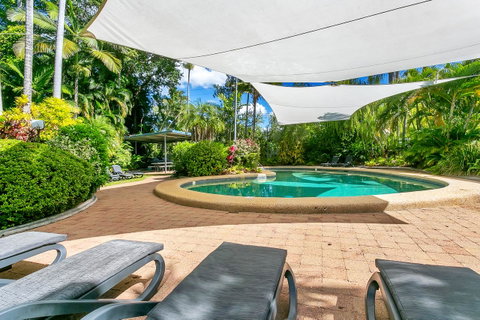 Roydon Beachfront Apartments - Whitsundays Accommodation 14