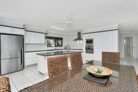 Roydon Beachfront Apartments - Whitsundays Accommodation 20