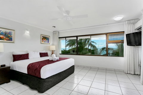 Roydon Beachfront Apartments - Whitsundays Accommodation 3