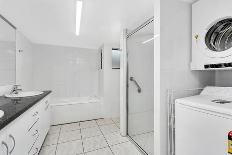 Roydon Beachfront Apartments - Whitsundays Accommodation 24