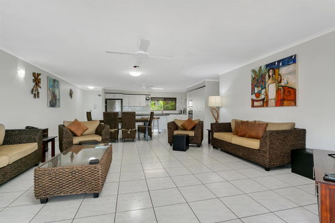Roydon Beachfront Apartments - Whitsundays Accommodation 1