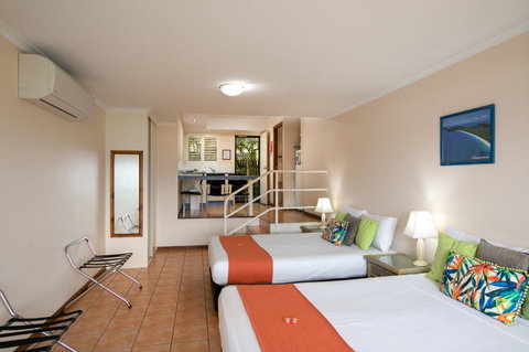 Sunlit Waters Studio Apartments - Whitsundays Accommodation 29