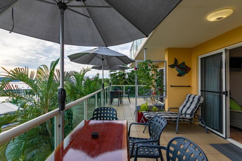 Sunlit Waters Studio Apartments - Whitsundays Accommodation 22